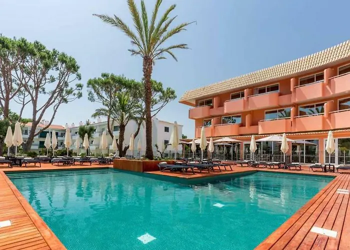 Garden Hotel 4*