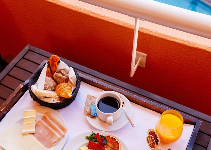Garden Hotel 4*