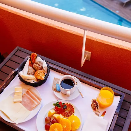 Garden Hotel 4*
